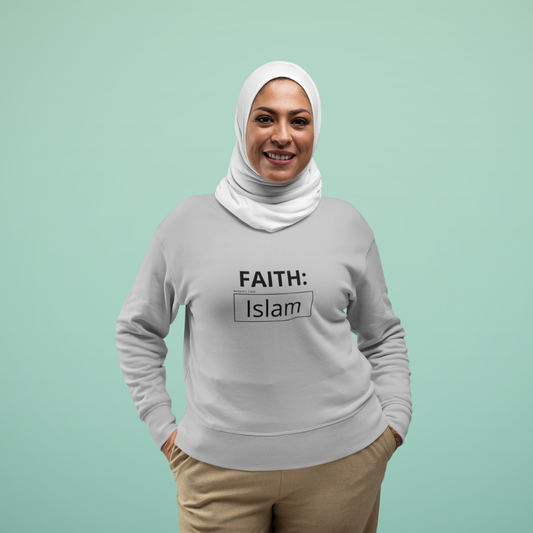 Faith Islam sweatshirt – Islamic streetwear by Sakinah Wear, cozy unisex sweatshirt with minimalist faith-inspired design. Woman