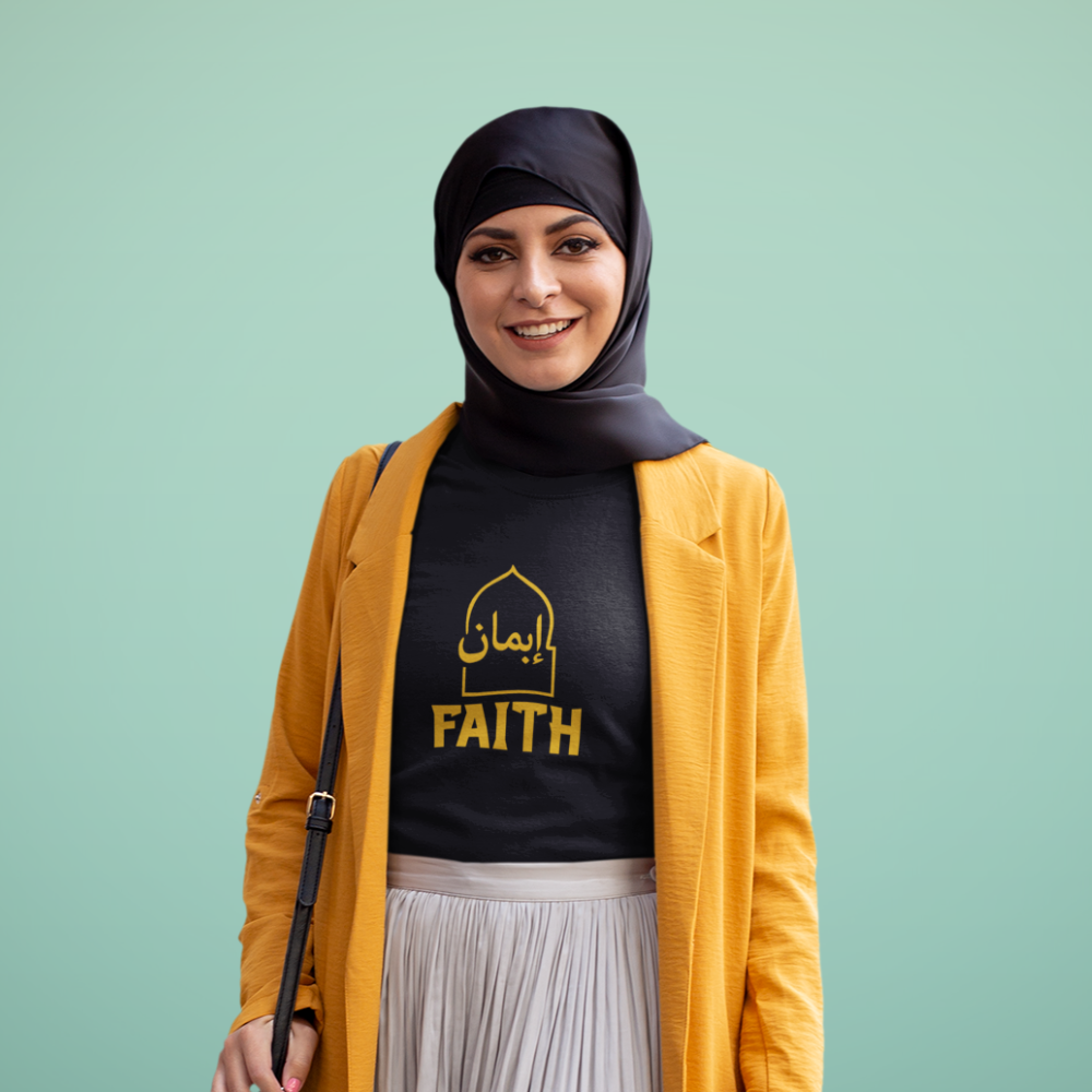 Faith Arabic calligraphy t-shirt – Islamic streetwear by Sakinah Wear, unisex cotton tee with minimalist faith-inspired Arabic design.woman